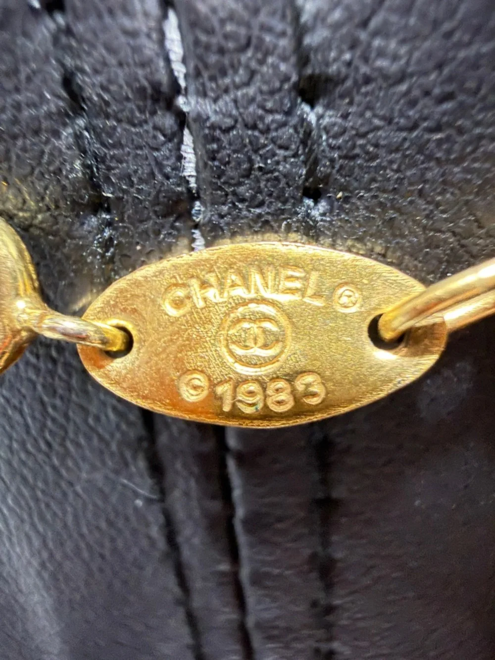 CHANEL 1983 Four Leaf Clover Cutout CC Logo Choker Necklace - Picture 5 of 7